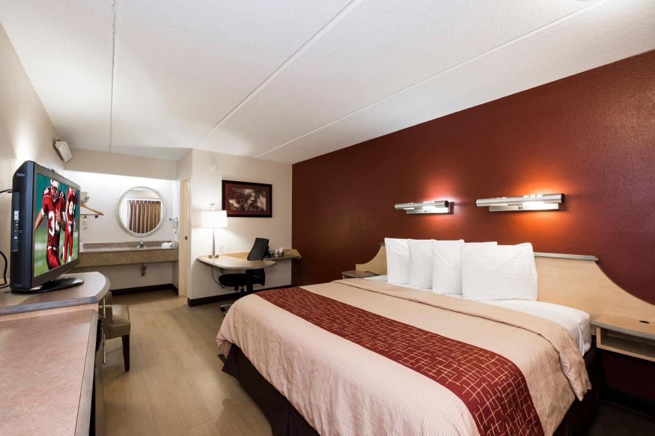 Red Roof Inn Cincinnati Northeast - Blue Ash Exterior foto