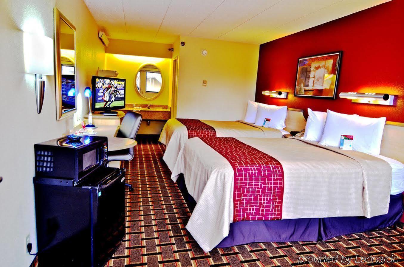Red Roof Inn Cincinnati Northeast - Blue Ash Exterior foto