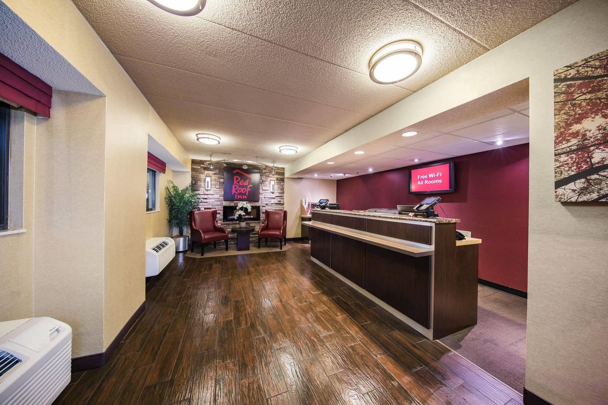 Red Roof Inn Cincinnati Northeast - Blue Ash Exterior foto